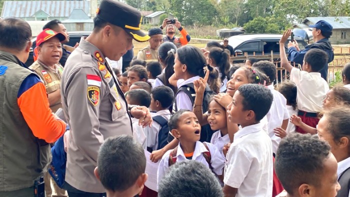 Menyambangi Korban Gempa Flores di Heawea, Desa Terisolir di Ngada